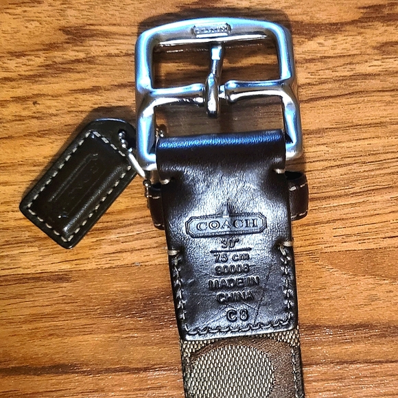Authentic Coach Signature Belt - Picture 5 of 5